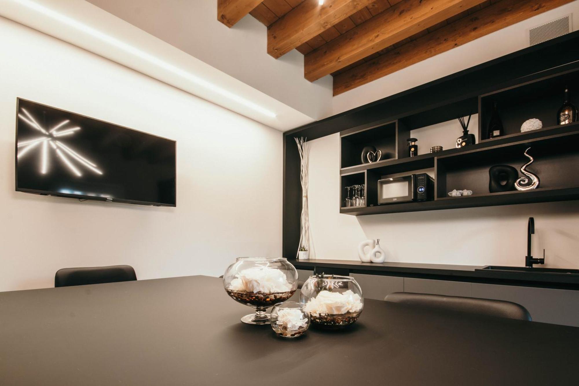 Gio Leo Guest House レーザ エクステリア 写真