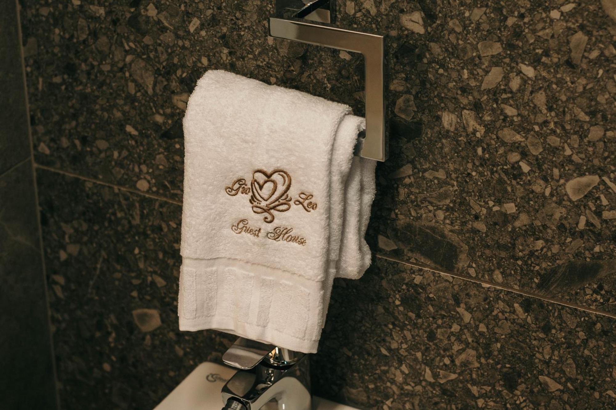 Gio Leo Guest House レーザ エクステリア 写真